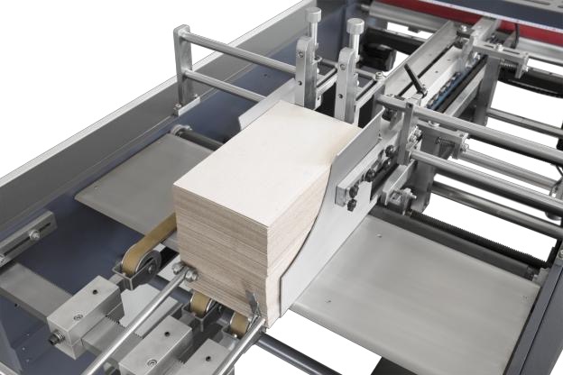 Machine de coupe de ligne en carton G22