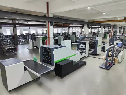 Comment utiliser une machine de poignée de sac en papier de haute qualité?